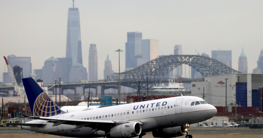 United Airlines Is Firing Workers Over Vaccine Noncompliance