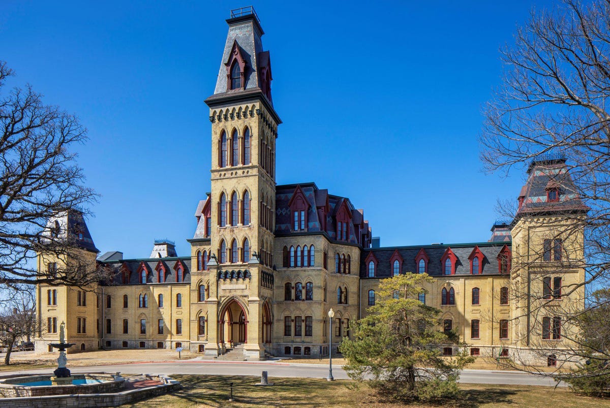 A Milwaukee Historic Restoration Makes Homes For Veterans