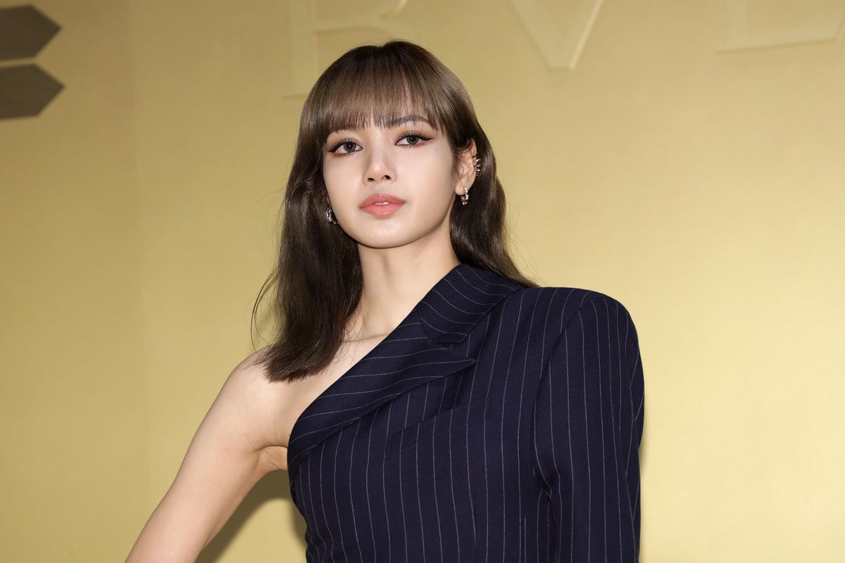 Blackpink’s Lisa Proved She’s A Global Hitmaker When She First Arrived On Billboard’s Charts