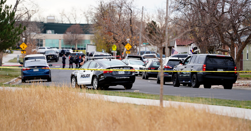 6 Teens Shot at Park in Aurora, Police Say