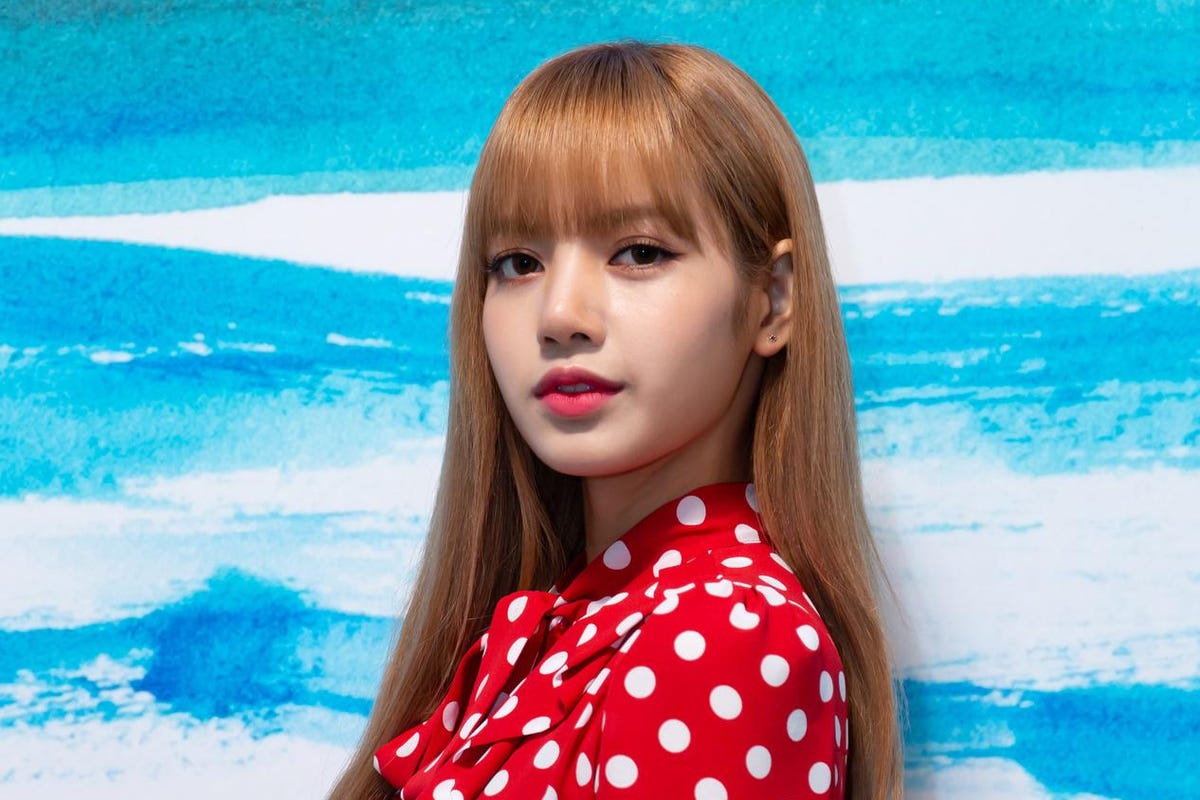 Blackpink’s Lisa Continues Her Historic Chart Run In The U.K. Among All K-Pop Females