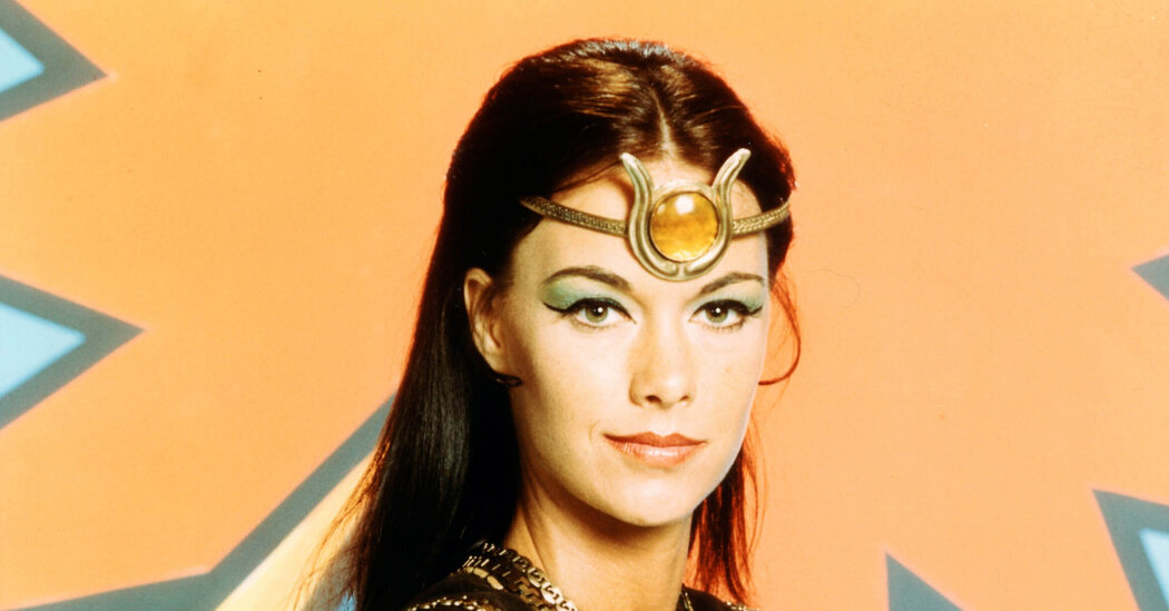 JoAnna Cameron, an Early Female Superhero on TV, Is Dead at 73