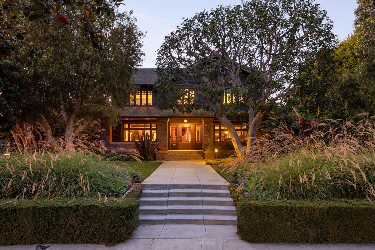 Landmark Home In Santa Monica Exemplifies The Craftsman Style