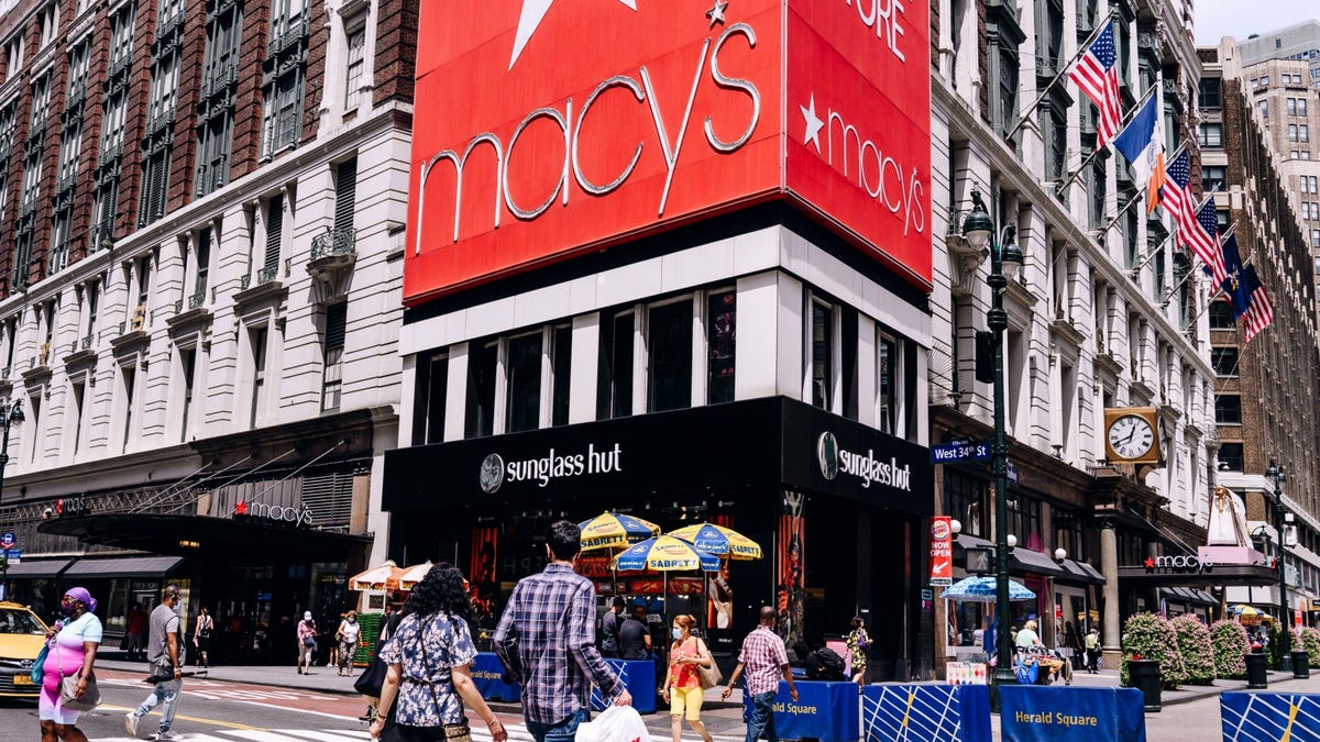 Major Retailers—Macy’s, Kohl’s Following Walmart—Continue To Beat Earnings Despite Higher Costs