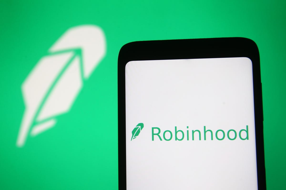 Sell Robinhood Stock As Meme Stock Craze Fades?