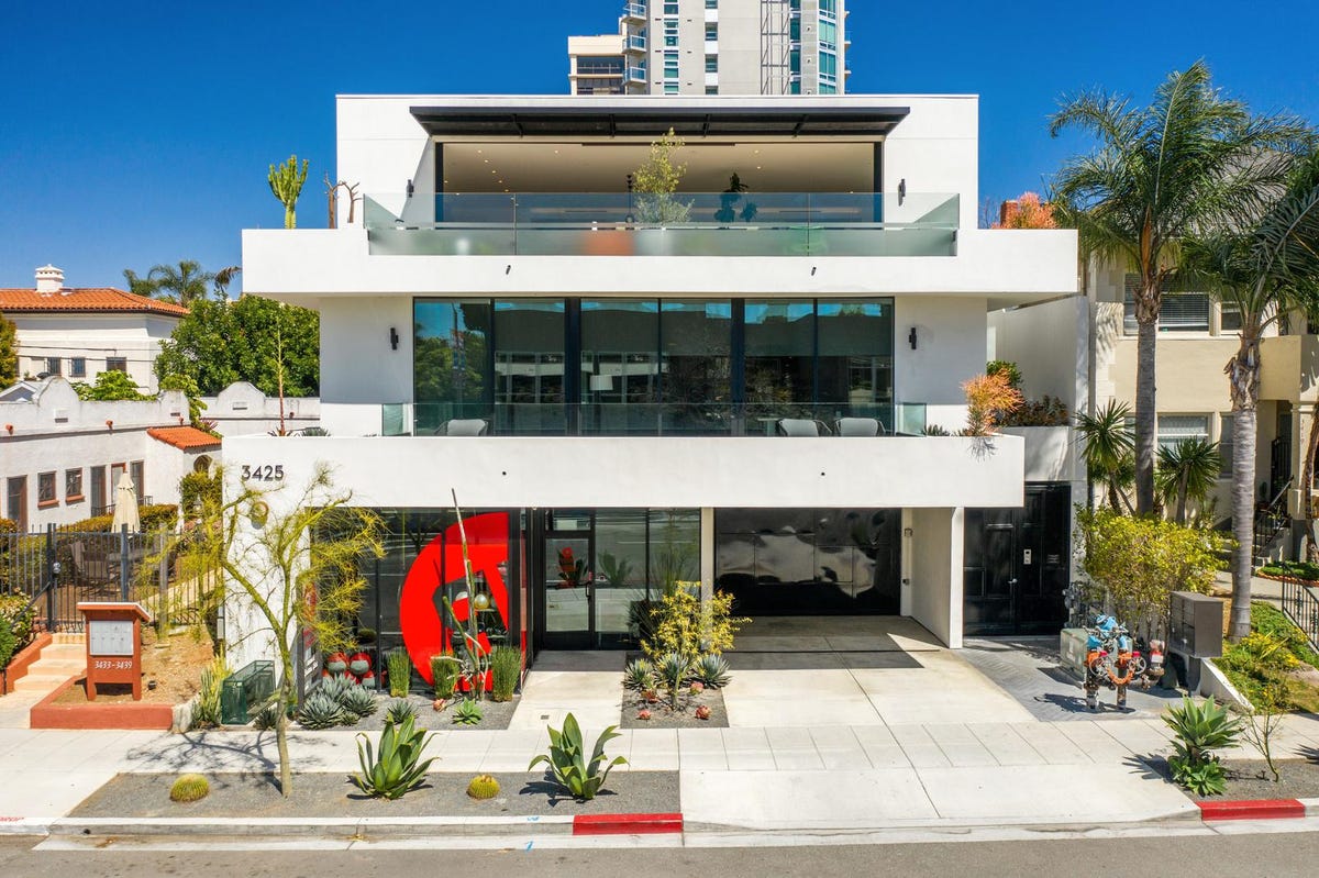 Zero-Commute Property Takes The Modern Route In San Diego