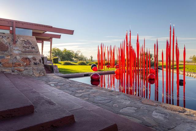 Dale Chihuly Installs New Work At Desert Botanical Garden And Frank Lloyd Wright’s Taliesin West