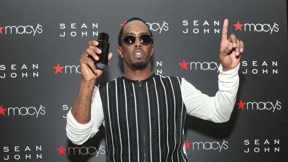 Diddy Buys Back Sean John Clothing Brand For .6 Million