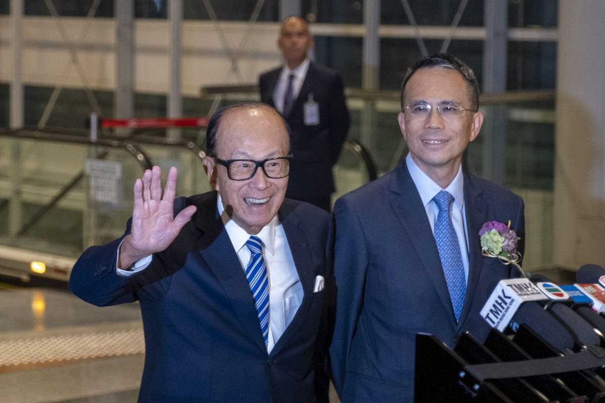 Hong Kong Billionaire Li Ka-Shing’s CK Asset To Sell Aircraft-Leasing Businesses For .3 Billion To Carlyle