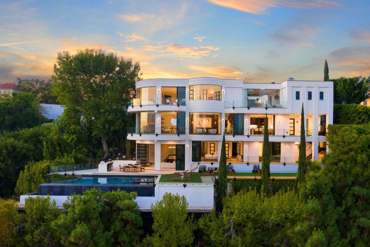 Sean Combs’ Los Angeles Bachelor Pad Hits The Market For .5 Million