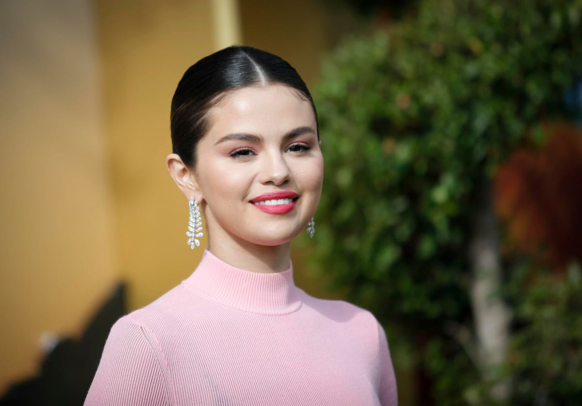 Selena Gomez Signs Deal To Produce Her First Spanish-Language True Crime Docuseries For Univision’s New Global Streamer