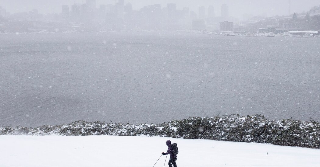 Strong Winter Storm Batters the Northwest, Stranding Drivers