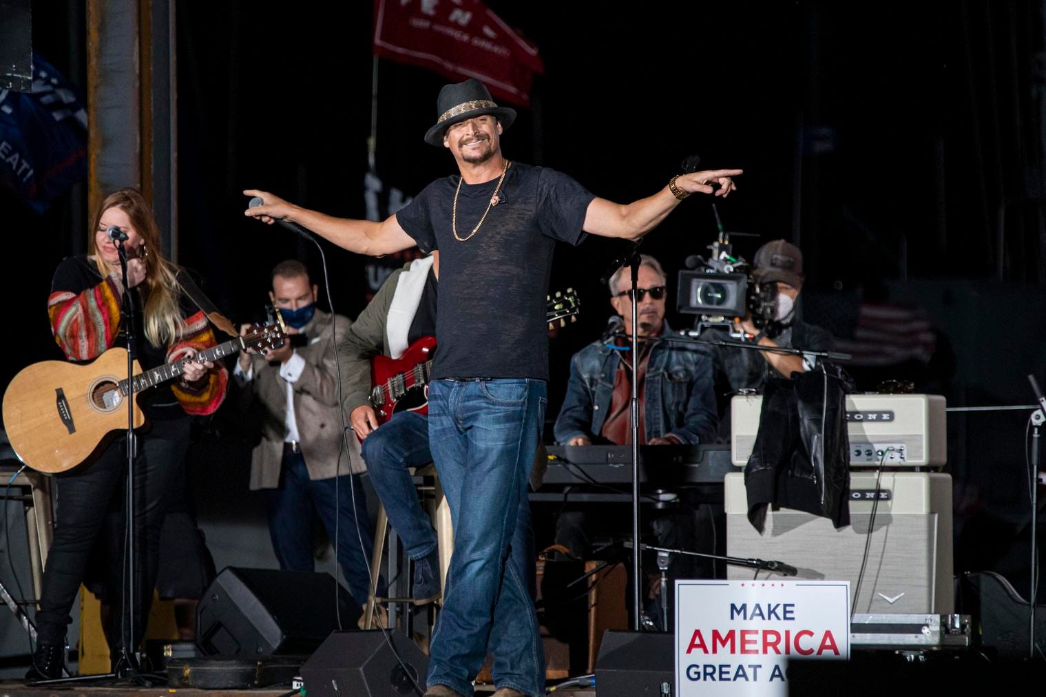 Kid Rock Refuses To Perform At Tour Venues Requiring Covid-19 Vaccination, Face Masks