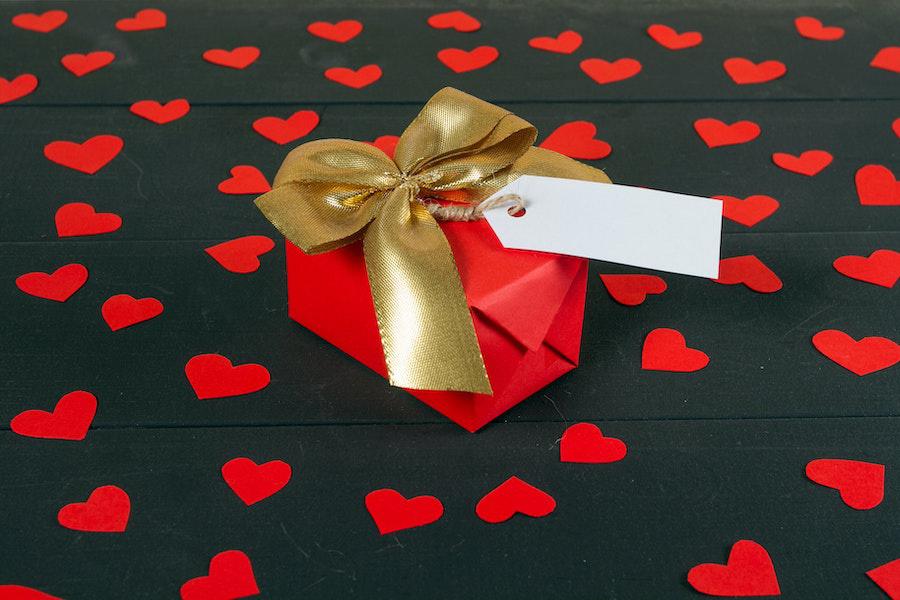 Best Valentine’s Day Gifts For The Home 2022